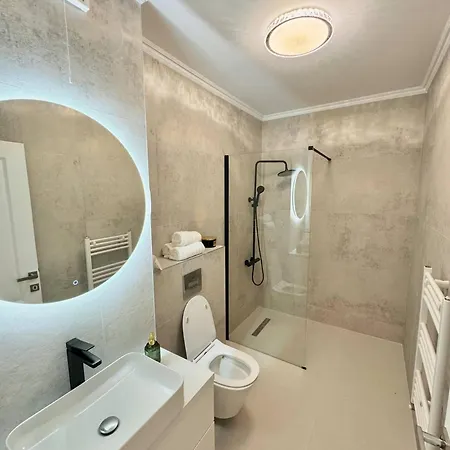 View Luxury Apartament,parking, Kingsize Bed Apartament