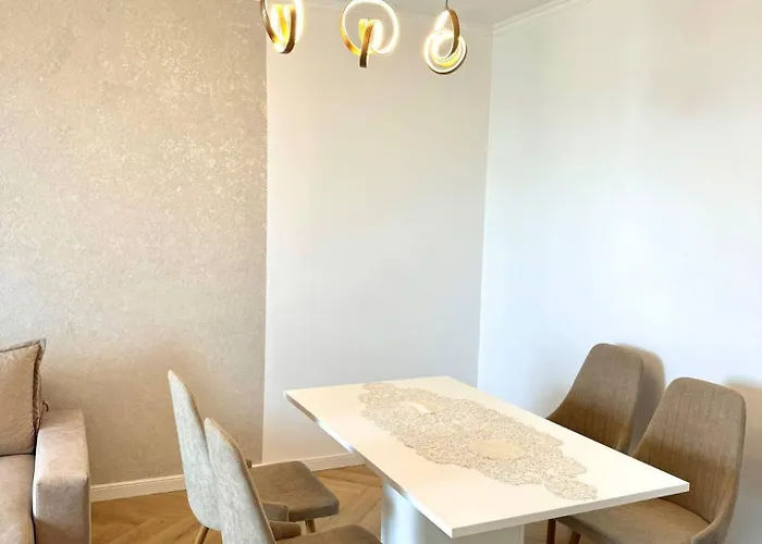 View Luxury Apartament,parking, Kingsize Bed 아파트 *